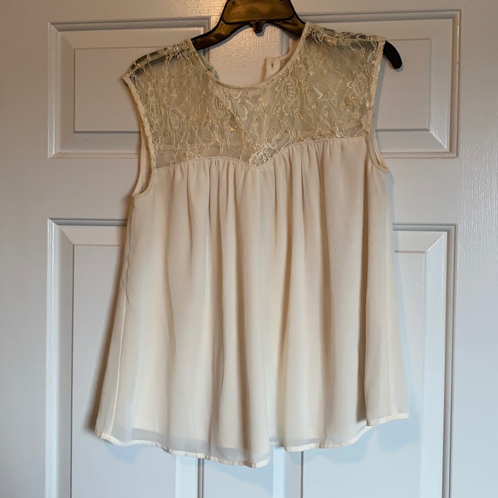 Sleeveless blouse